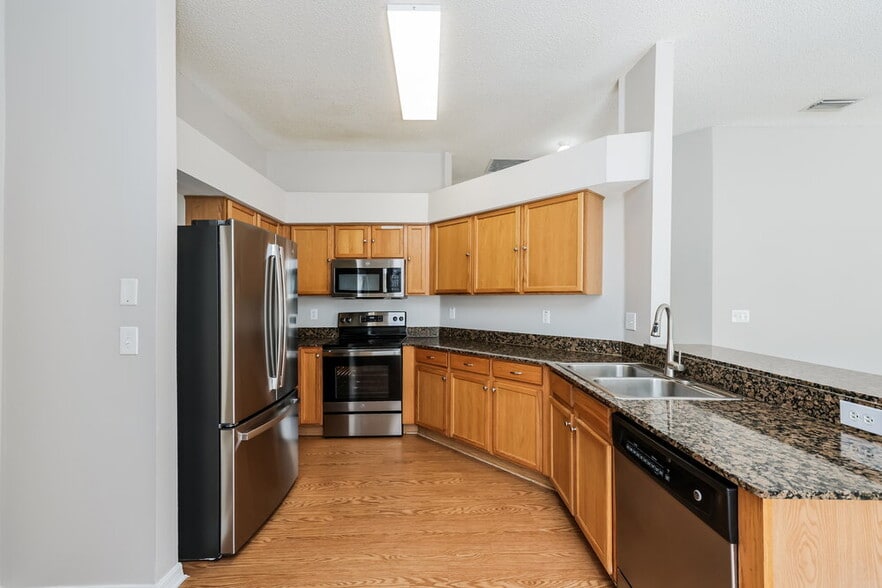 Building Photo - 12926 Fieldmoor Ct