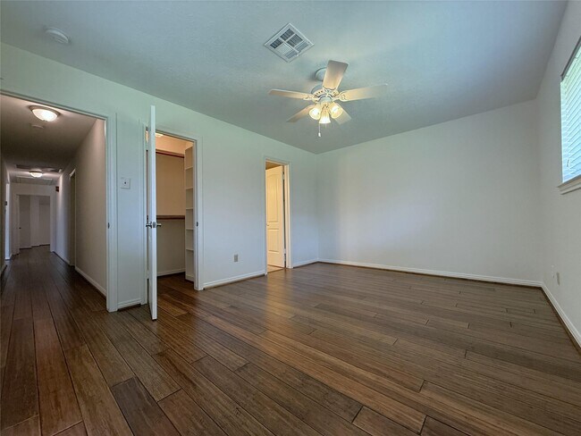 Building Photo - 5007 Shady Nook Ct