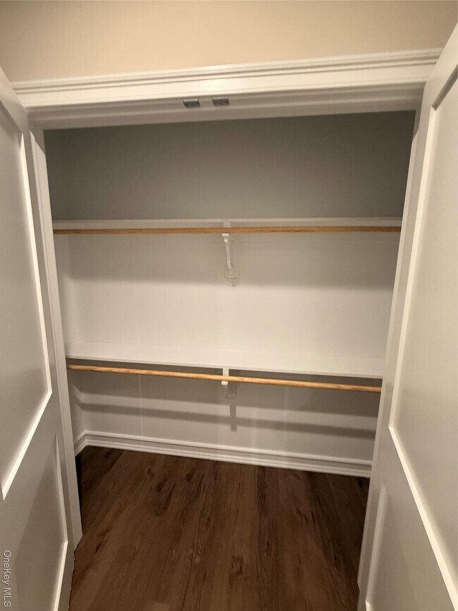 Building Photo - 122 Greenwich Ave