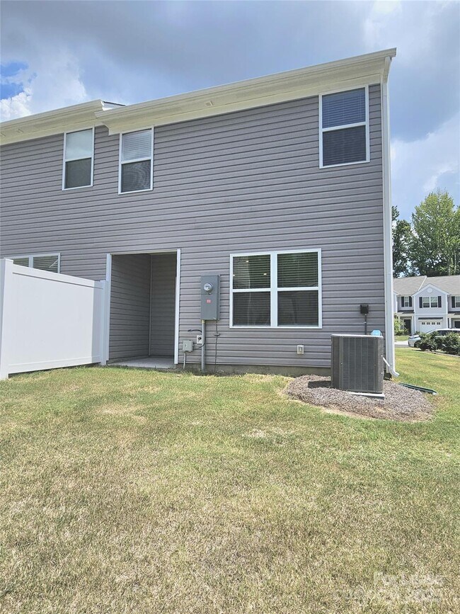 Building Photo - 8114 Murray Br Dr