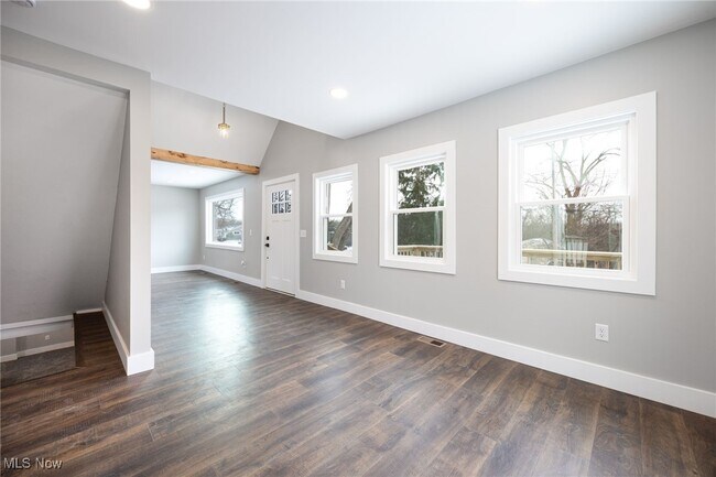 Building Photo - 3101 Wagoner St