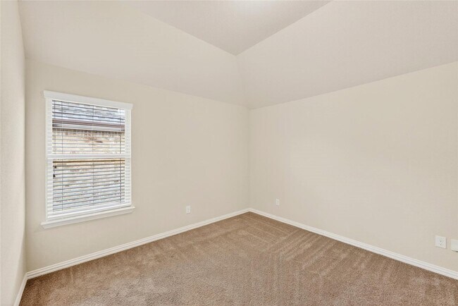 Building Photo - 5629 Grove Cove Dr