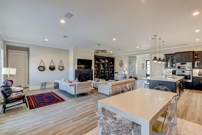 Building Photo - 2339 Pale Star Dr