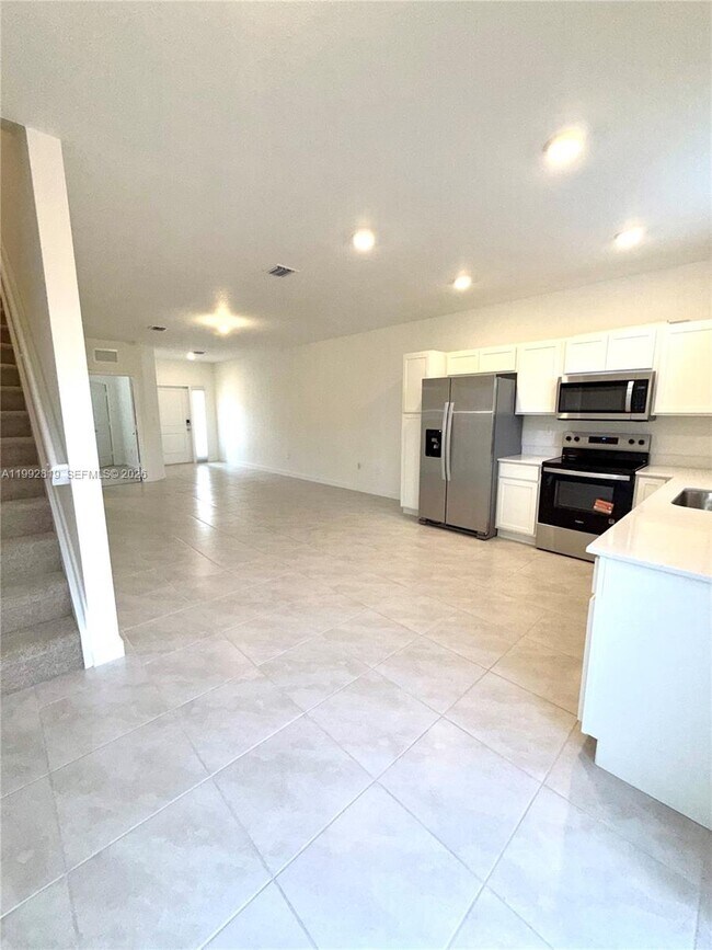 Building Photo - 359 NE 16th St