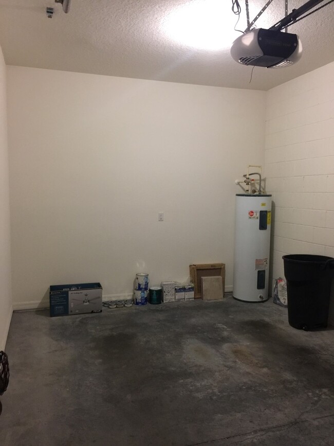 Building Photo - Pond view!!  3Bed/2.5Bath/1car Garage Town...
