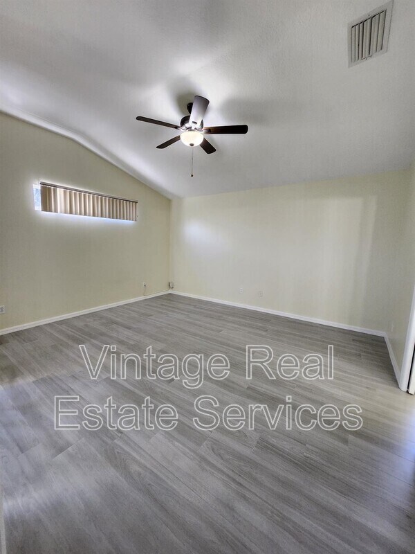 Building Photo - 819 Sandy Trail Pl