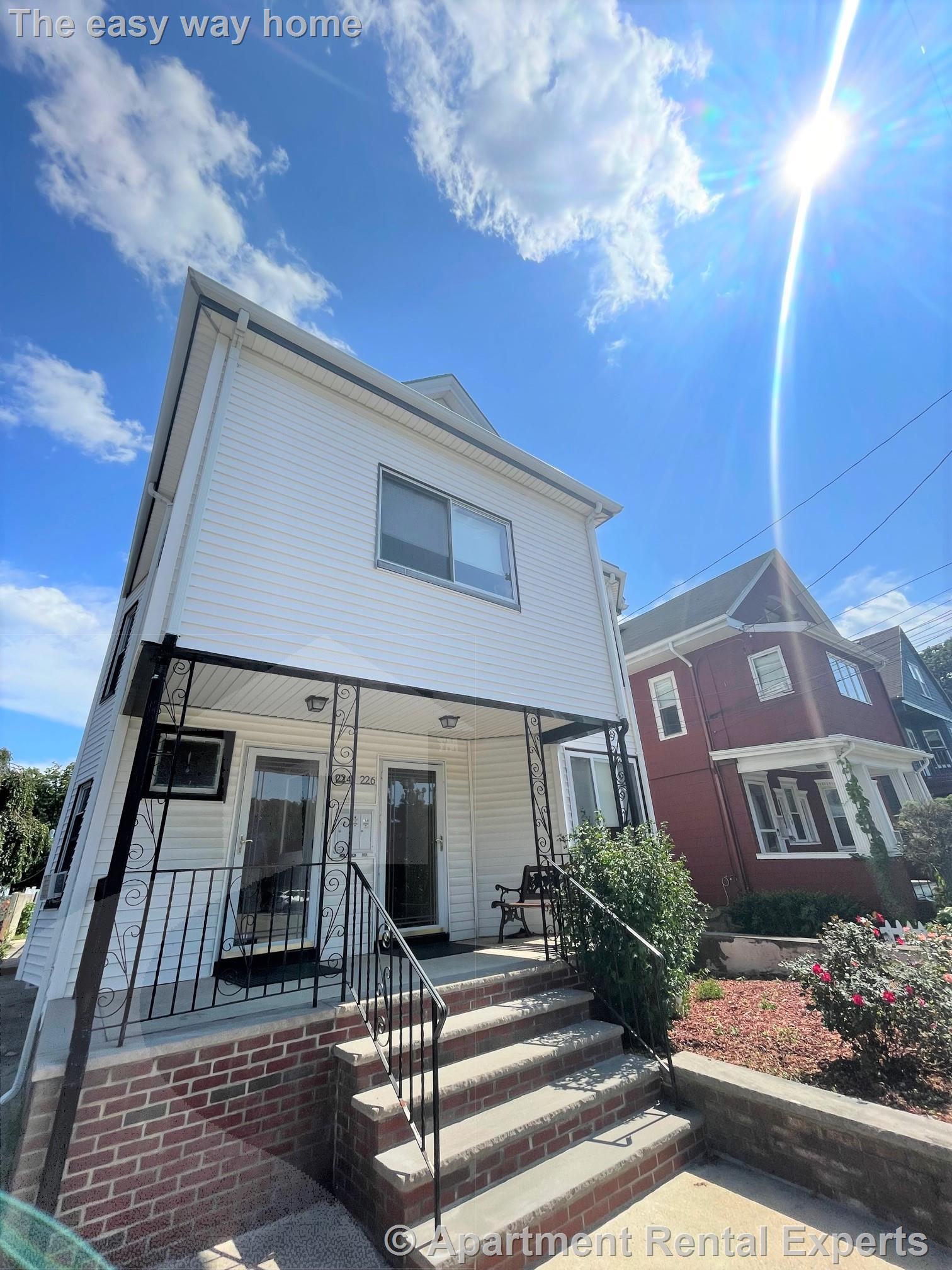Building Photo - 224 Harvard St