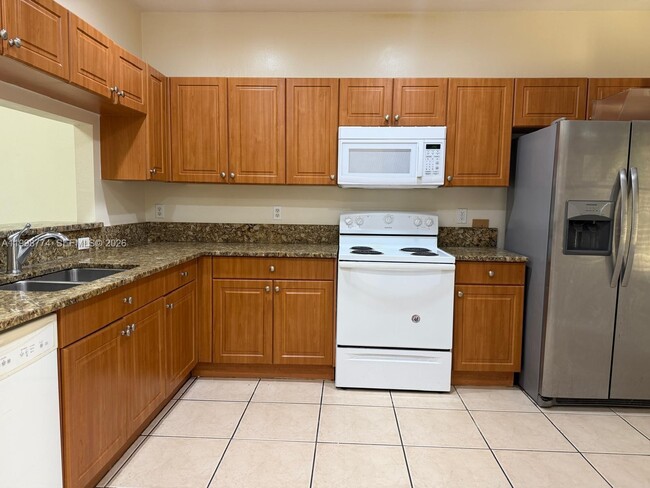 Building Photo - 8246 SW 27th St