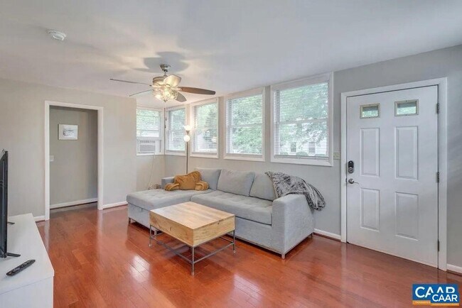 Building Photo - 1601 Del Mar Dr