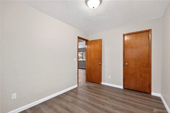 Building Photo - 275 Parker Dr