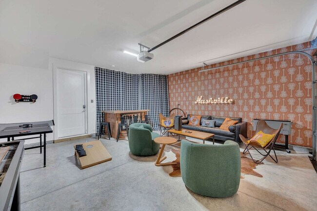 Building Photo - 516 27th Ave N