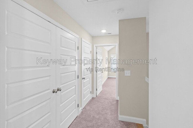 Building Photo - 3199 Venetian Dr