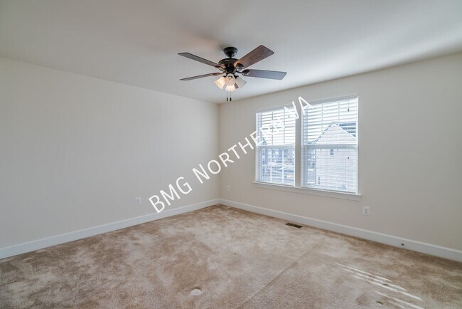 Building Photo - 8435 Girvan Ct