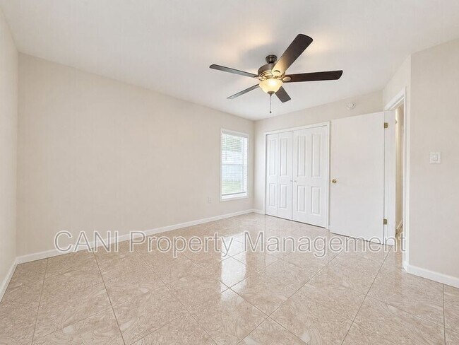 Building Photo - 601 Catwood Dr
