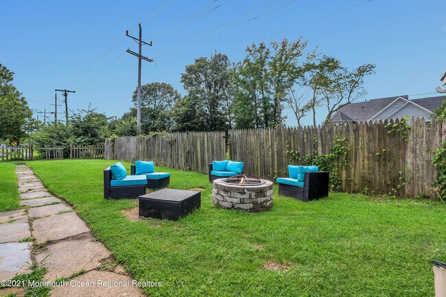 Building Photo - 110 Monmouth Dr