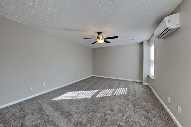 Building Photo - 1273 Royal Ives Ct SE