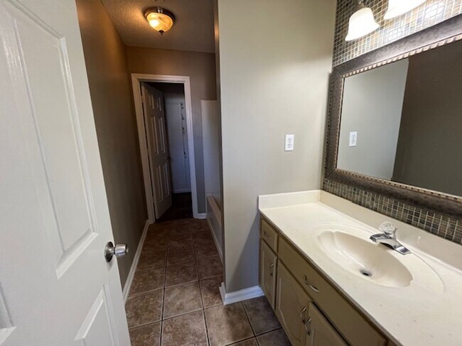 Building Photo - Renovated 3 Bedroom 2 Bath Home for Rent!!