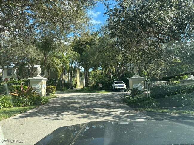 Building Photo - 1270 Shady Rest Ln