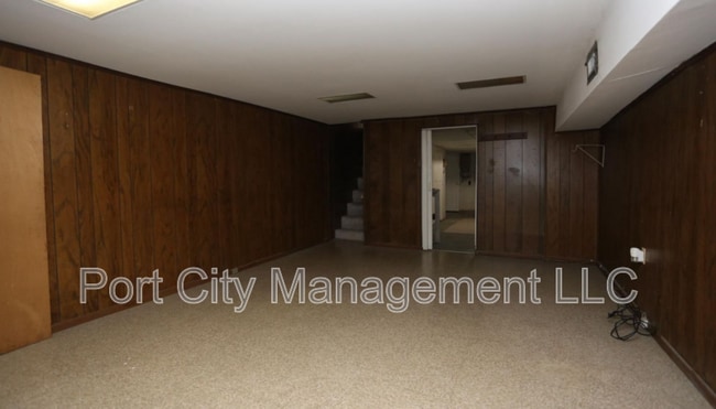 Building Photo - 715 S Linwood Ave