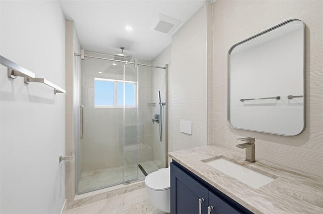 Building Photo - 1706 NE 28th Dr