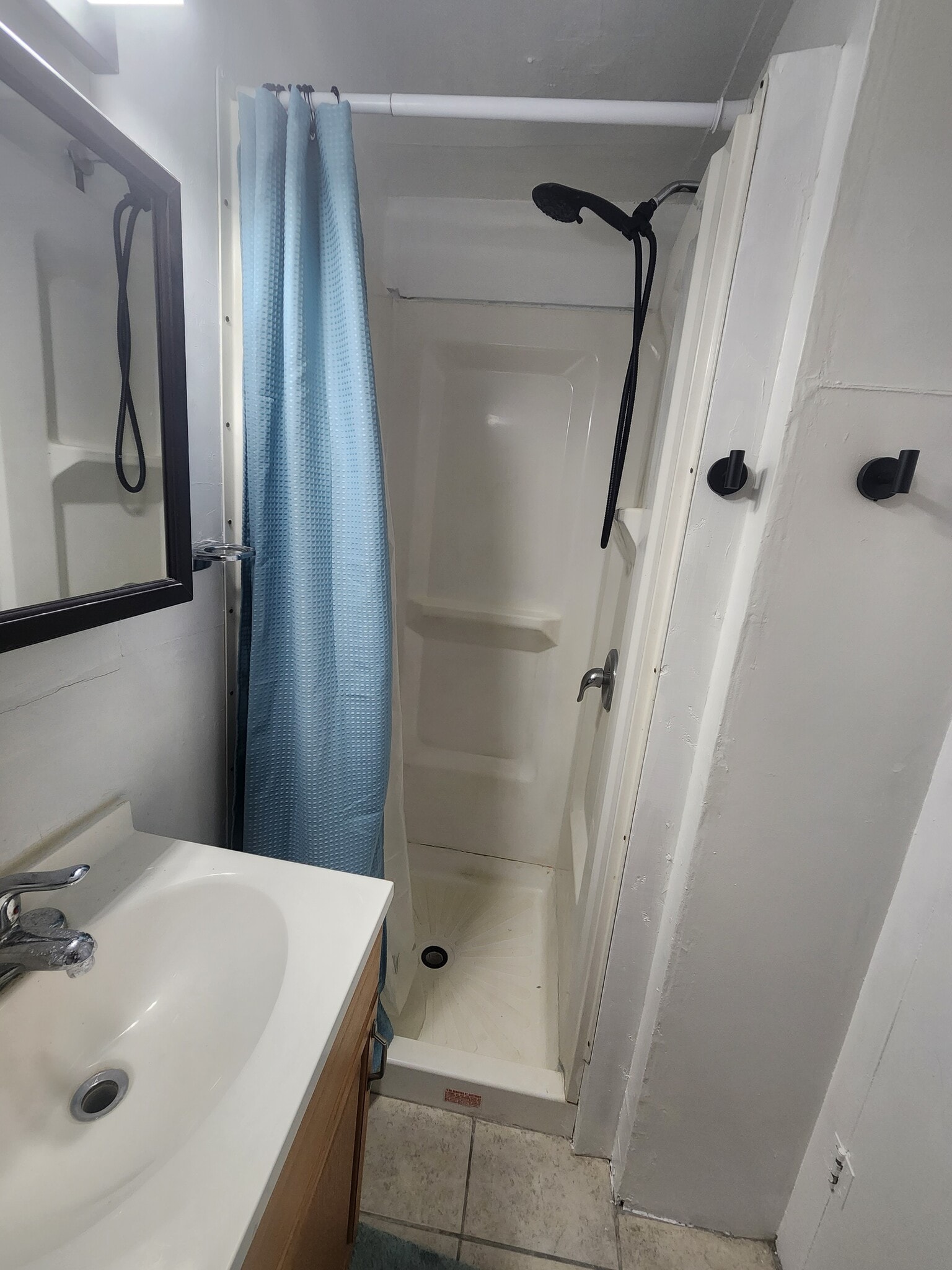 Bathroom - 409 Saint Paul St