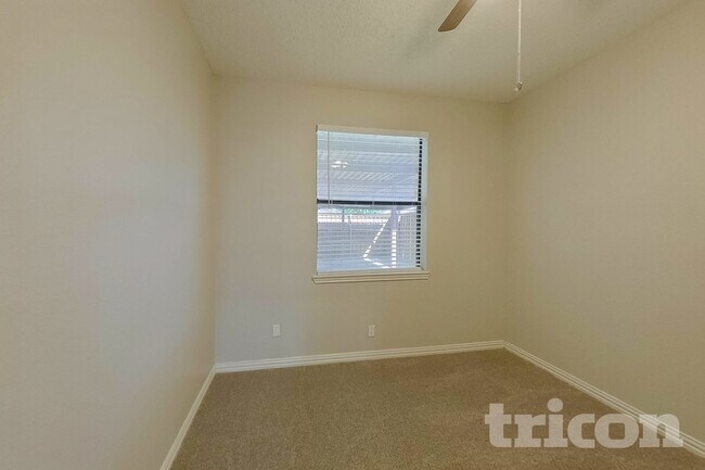 Building Photo - 1121 Cypress Ln