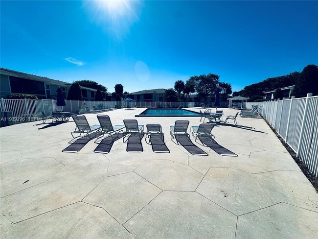 Building Photo - 9703 Hammocks Blvd