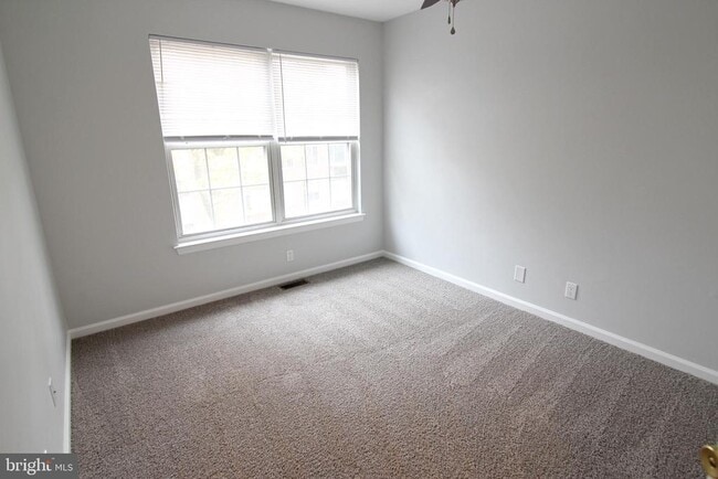 Building Photo - 7923 Ridge Ave