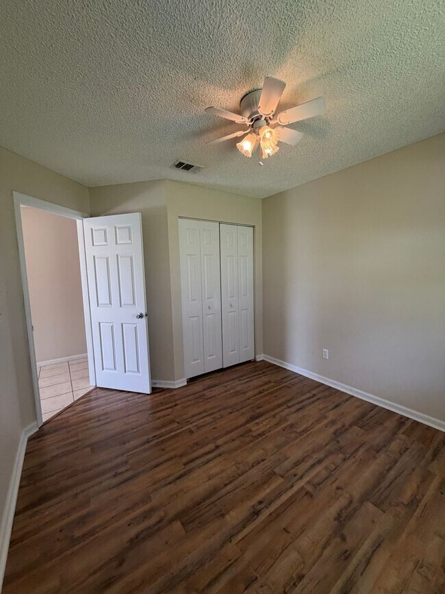 Building Photo - 101 Talbot Ct