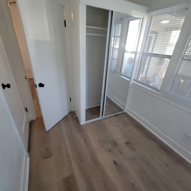 Building Photo - 1469-1412 12th Ave