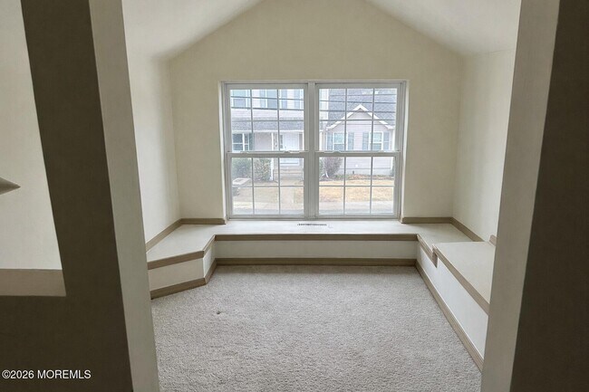 Building Photo - 4 Spring St