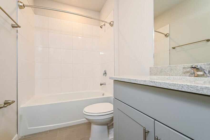 Building Photo - 214 Lovely Ct