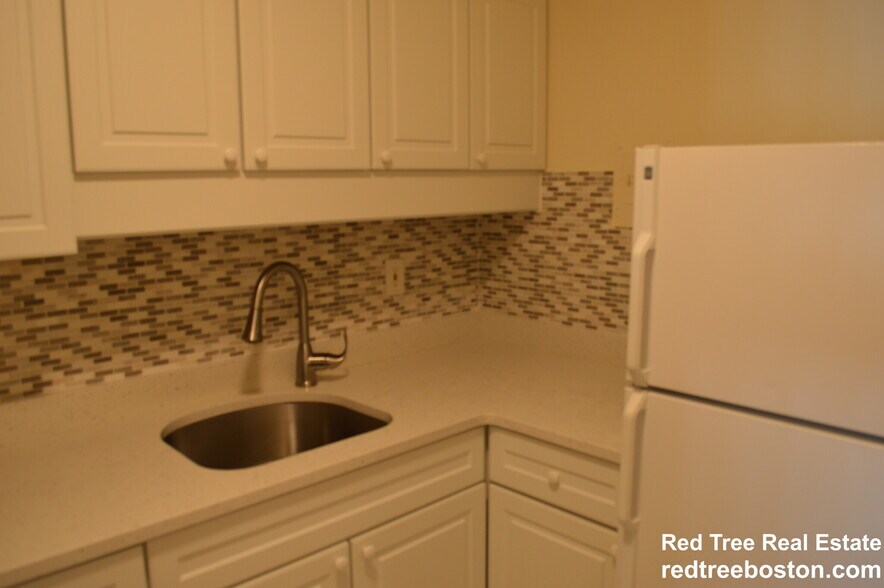 Building Photo - 101 Monmouth St