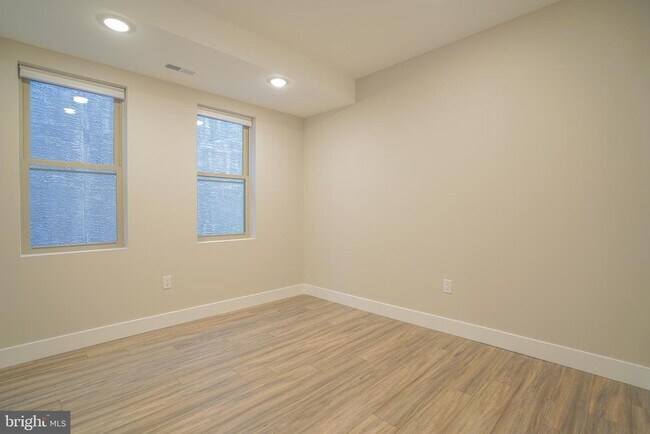 Building Photo - 2222 Frankford Ave