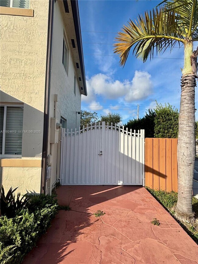 Building Photo - 13765 SW 160th Terrace