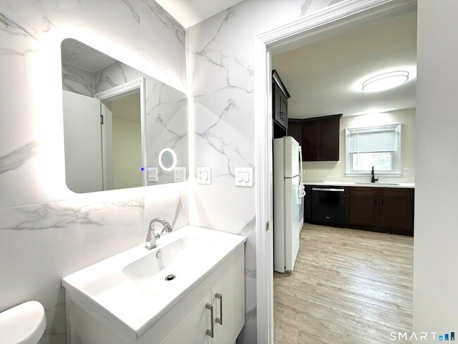 Building Photo - 299 Villa Ave