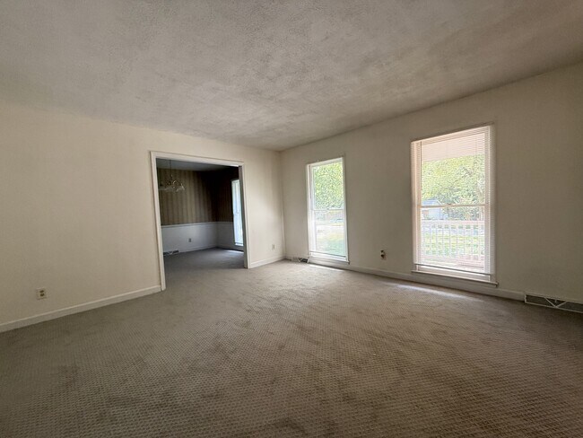 Building Photo - 7008 Crossridge Rd