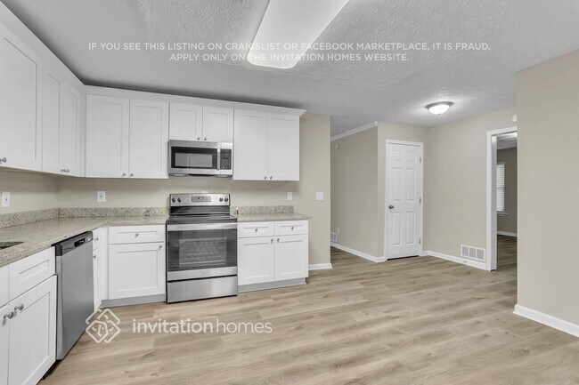 Building Photo - 6584 Oakwood Dr