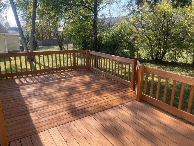 Building Photo - PRIEST LAKE One Level Home with Fenced Bac...