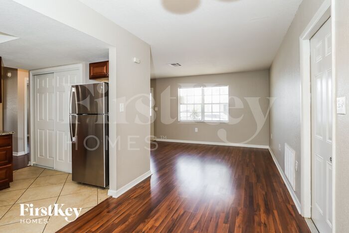 Building Photo - 8241 Hixton Dr