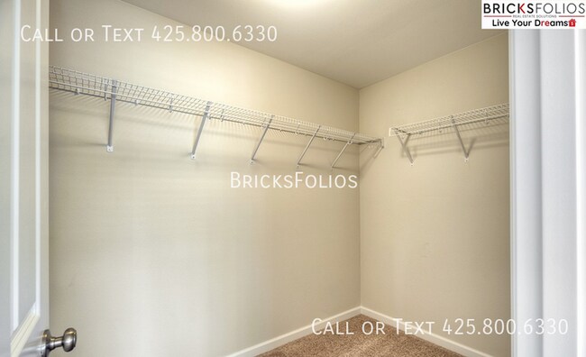 Building Photo - Your Puyallup Dream Home is Here – Open La...
