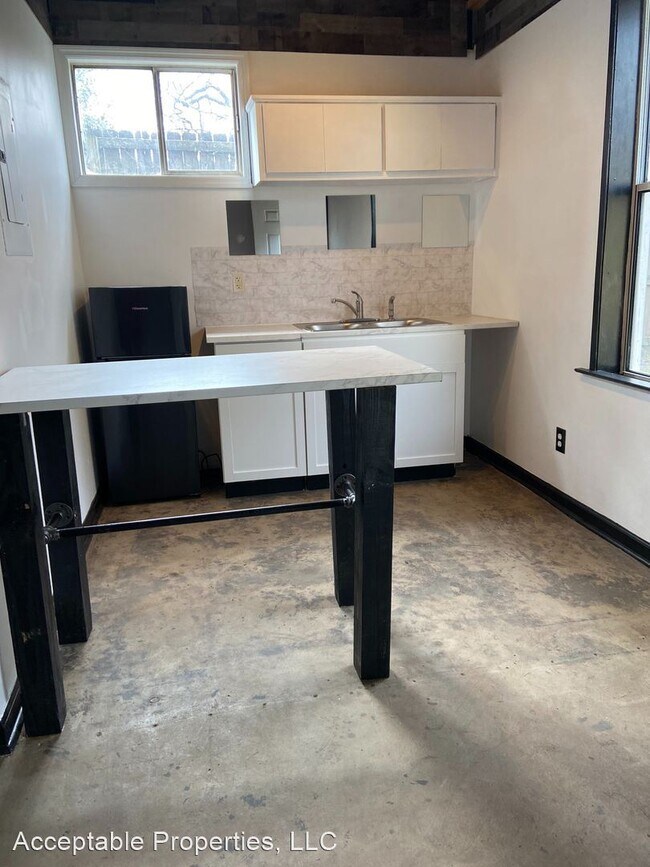 Building Photo - 1 br, 1 bath House - 1032 18th St Unit A