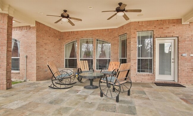 Building Photo - 1525 Briar Bend Dr