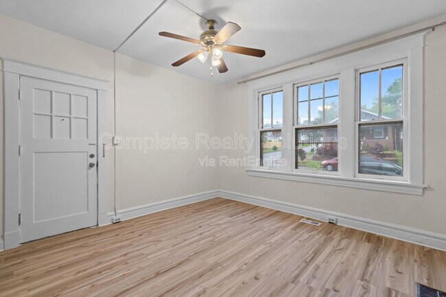Building Photo - 4301 S 38th St