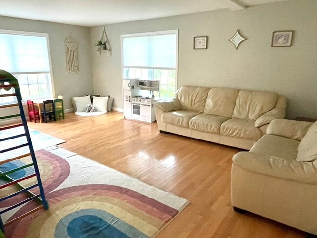 Building Photo - 64 Hamilton Dr