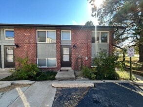 Building Photo - 1438 Hover St