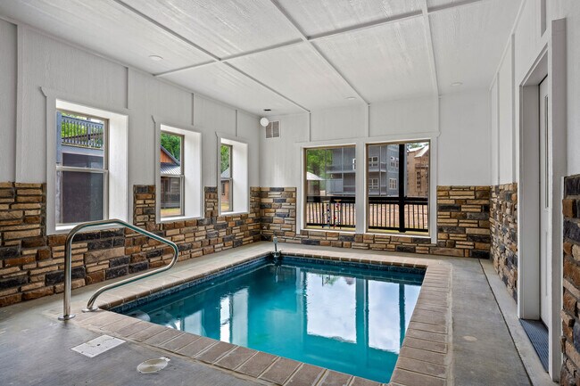 Building Photo - 528 Warbonnet Wy