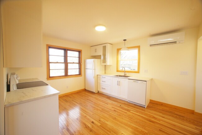 Building Photo - 4 Coffey Ave