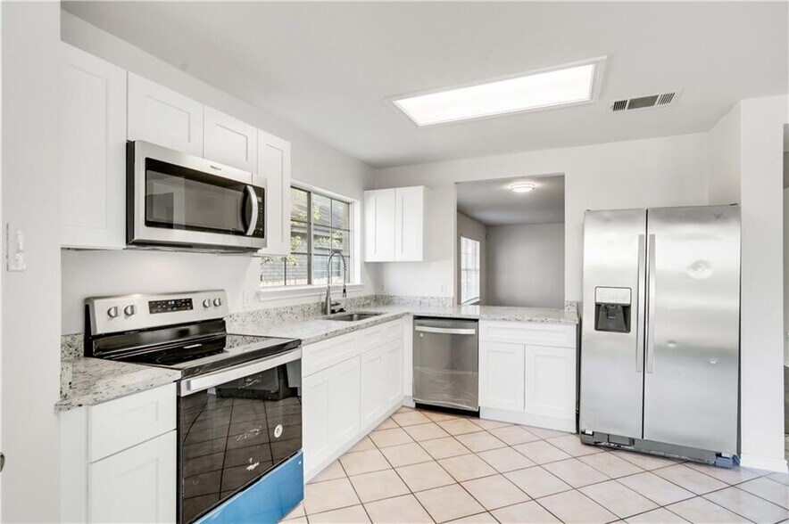 Building Photo - 2618 Byfield Dr