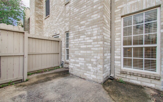 Building Photo - 3088 Holly Hall St